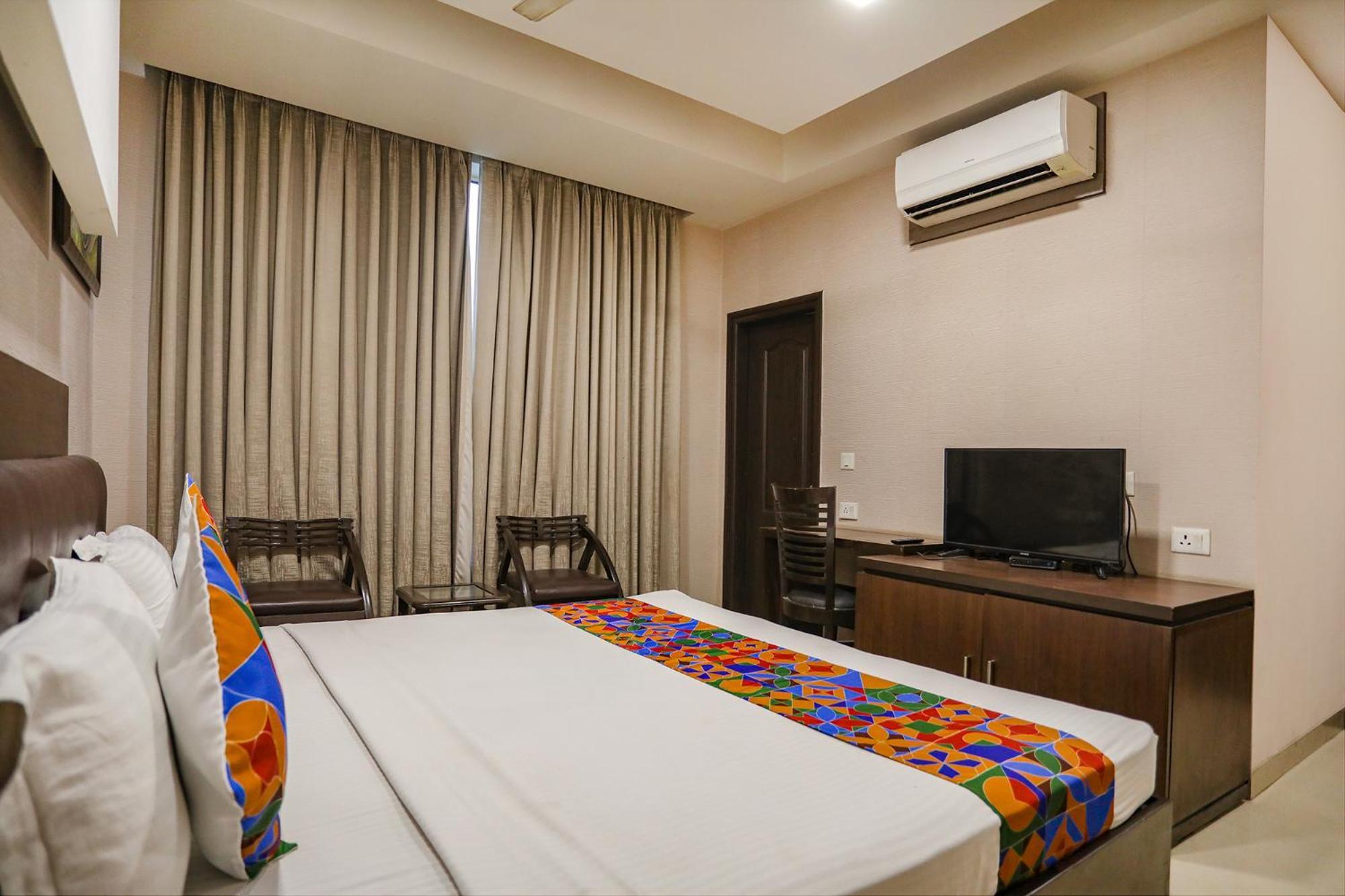 Fabhotel Grand Olive Noida Exterior photo
